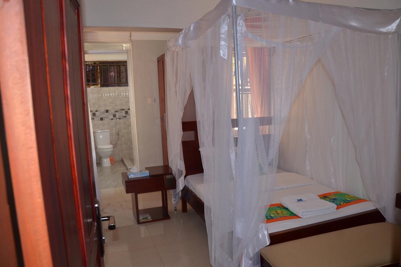 לינה וארוחת בוקר Fort Portal Sheevy"S Bed N Breakfast מראה חיצוני תמונה